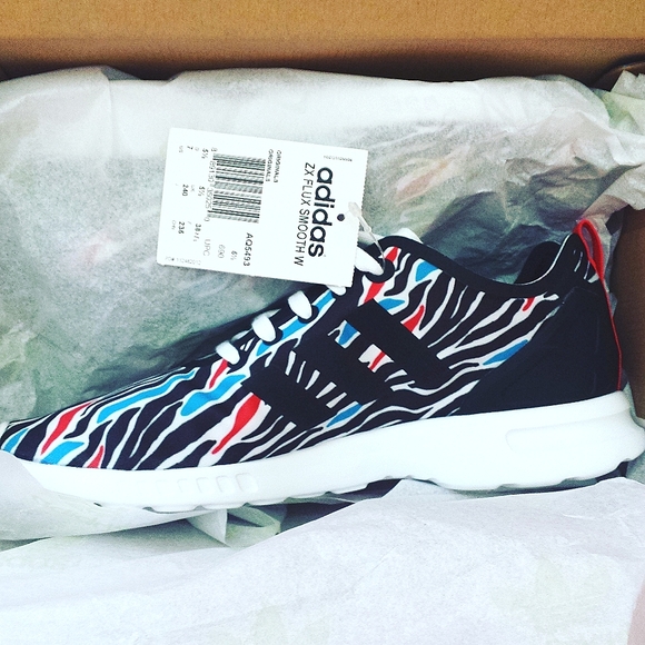 NIB Pair of Womens Adidas Originals "ZX Flux Smooth W" Sneakers - US Size 7 - Picture 8 of 10